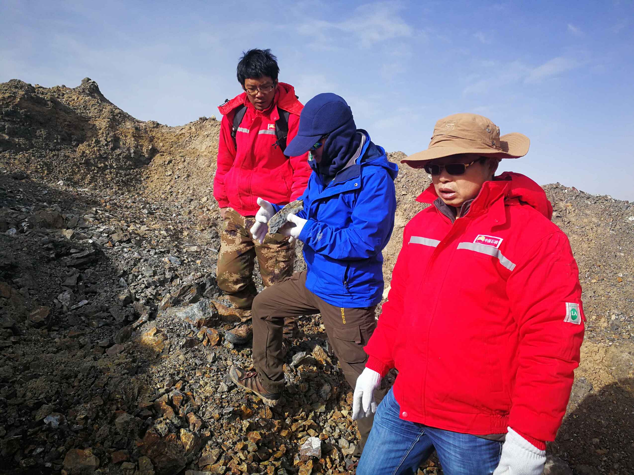 新疆民丰县石头山一带锑、汞矿普查项目野外验收再传捷报